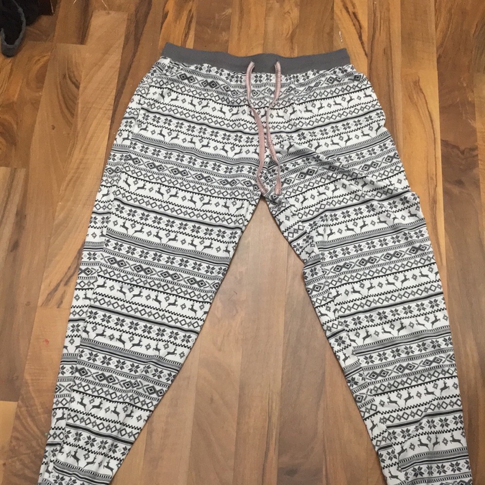 A pajama set white and grey